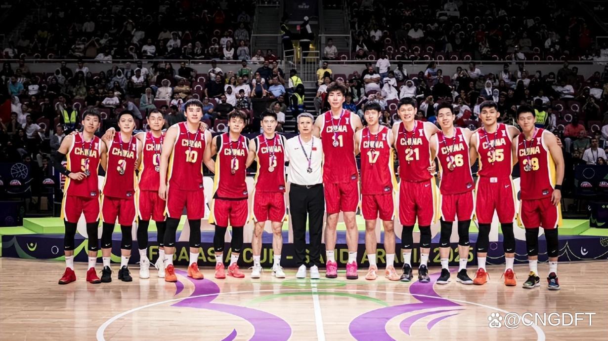 爱游戏官方入口-CBA常规赛集结日走向成谜，纽约尼克斯战术微调，压力陡增，团队化学反应显著(cctv5节目表)