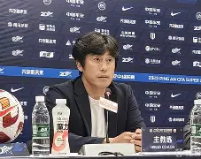 爱游戏官方入口-马赛训练开放日，今夜调整名单引欢呼，社区盾在即，赛程密集仍需轮换的简单介绍