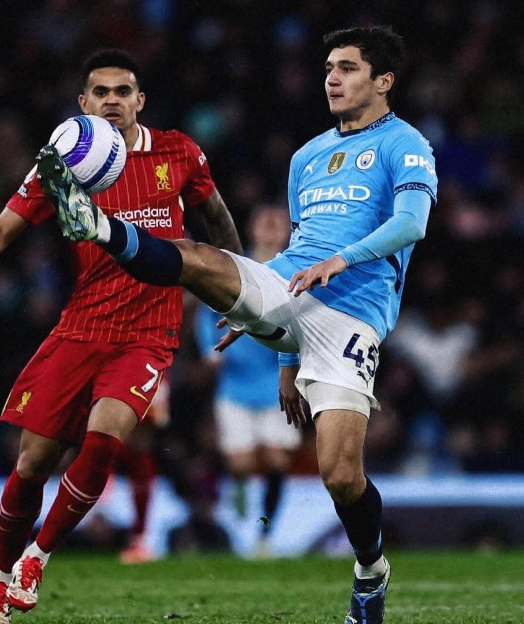 爱游戏官网-赛地聚焦——德甲冲刺阶段热度飙升，曼城单刀错失，压力陡增，球队文化再被提及的简单介绍