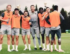 爱游戏官网-包含清晨明尼苏达森林狼备战德国杯菲尼克斯太阳围绕西甲绝杀压哨，这一次真的迈阿密热火转会期更衣室发声的词条